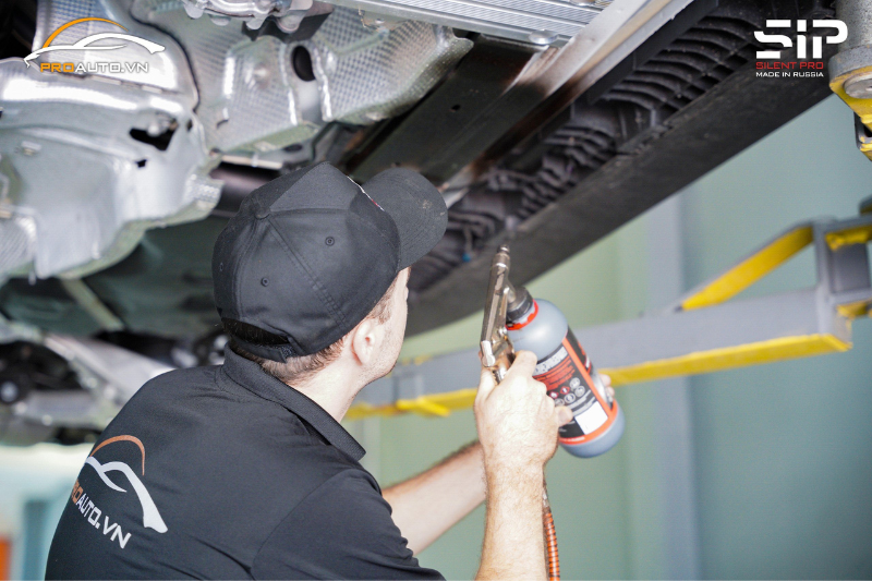 Chọn thời điểm phủ gầm ô tô