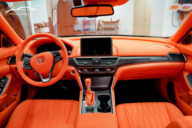 Chủ xe có nên đổi màu nội thất xe Honda Accord?
