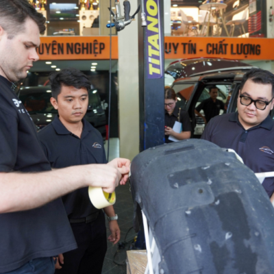 chuyen gia thuc hien dan bang keo de bao ve nhung cho khong can hoa nhua 1