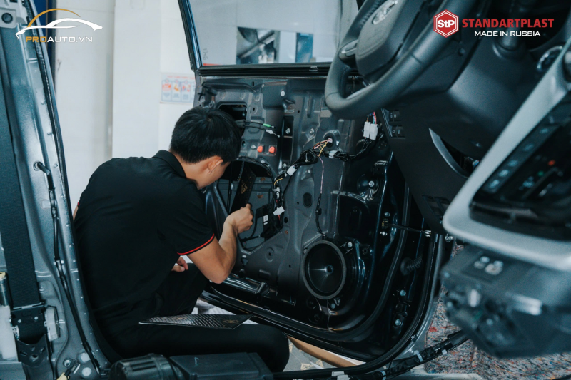 Có nên cách âm chống ồn xe Mitsubishi Xpander không?