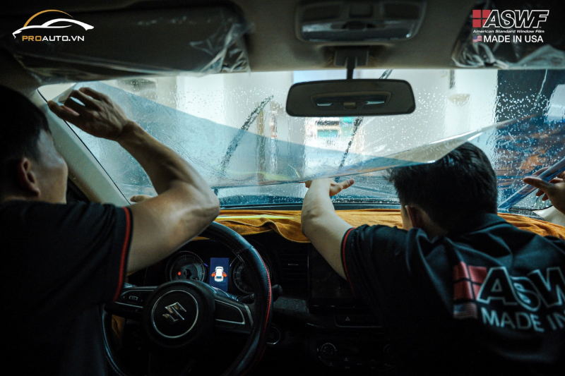 Có nên dán phim cách nhiệt xe Land Cruiser không?