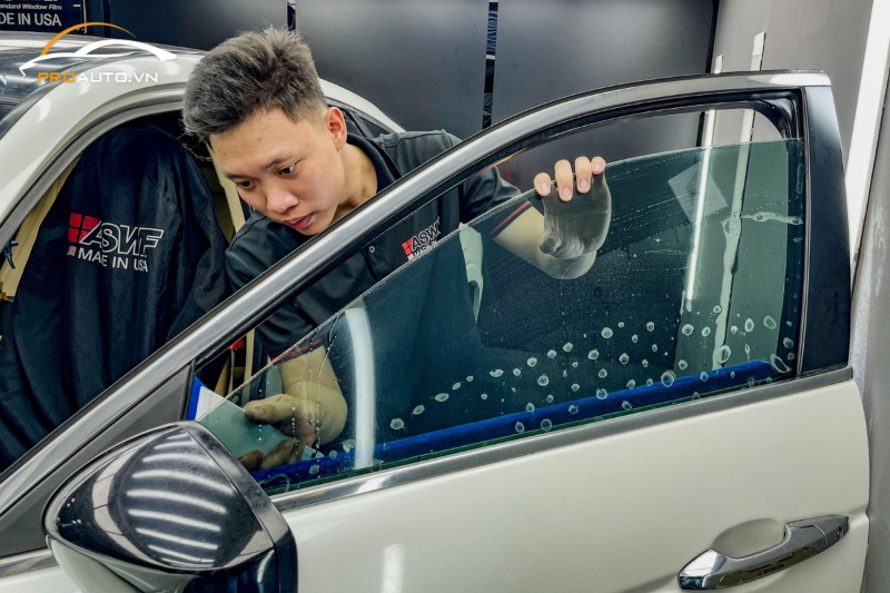 Có nên dán phim cách nhiệt xe Vinfast Lux A2.0 không?