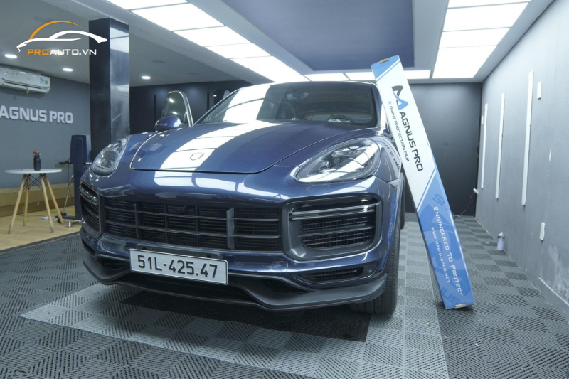 Có nên dán phim PPF xe Porsche Cayenne?