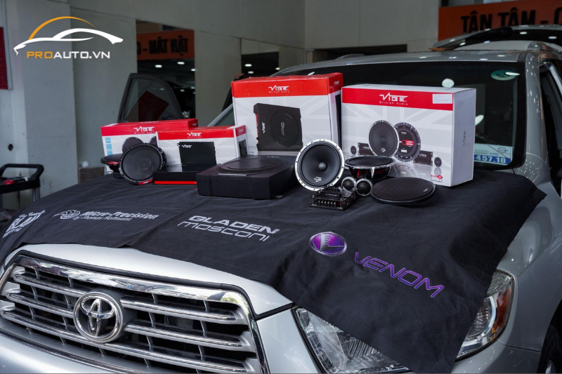 Có nên độ âm thanh xe Toyota Highlander?