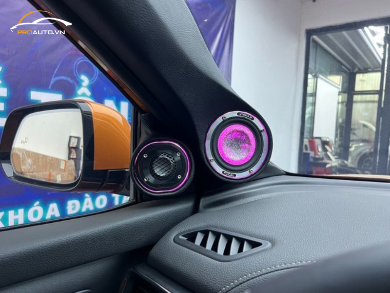 Có nên độ loa cho xe ô tô?