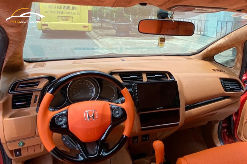 Có nên đổi màu nội thất xe Honda City?
