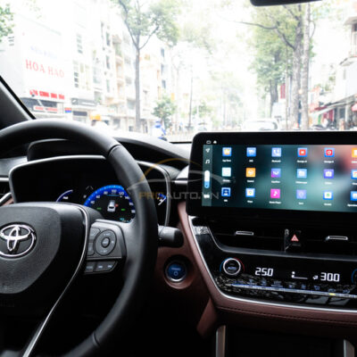 co nen gan man hinh o to bravigo khong