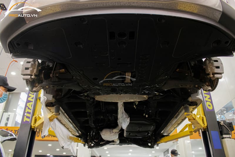 Có nên phủ gầm xe ô tô không?