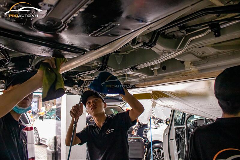 Có nên sơn phủ gầm xe ô tô không?