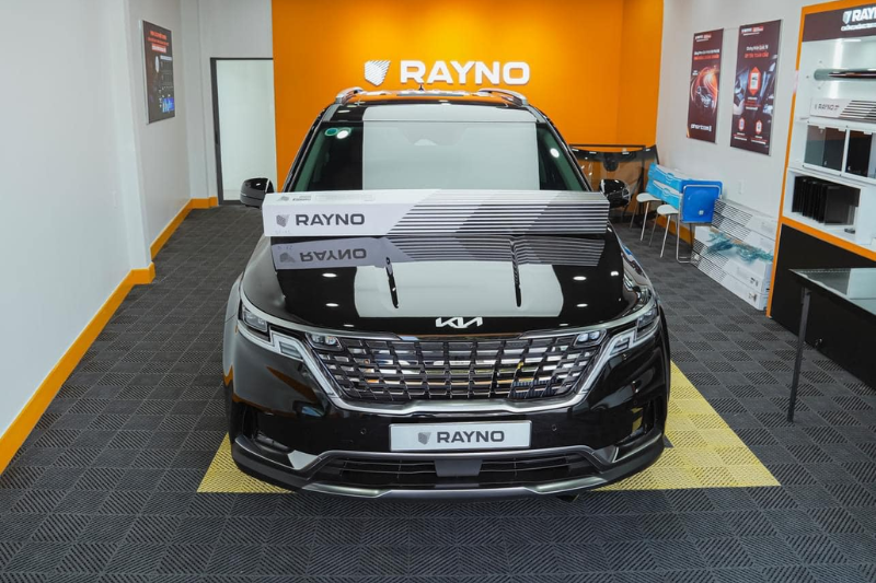 Công nghệ Nano Carbon Ceramic, chống nóng 300.000 giờ