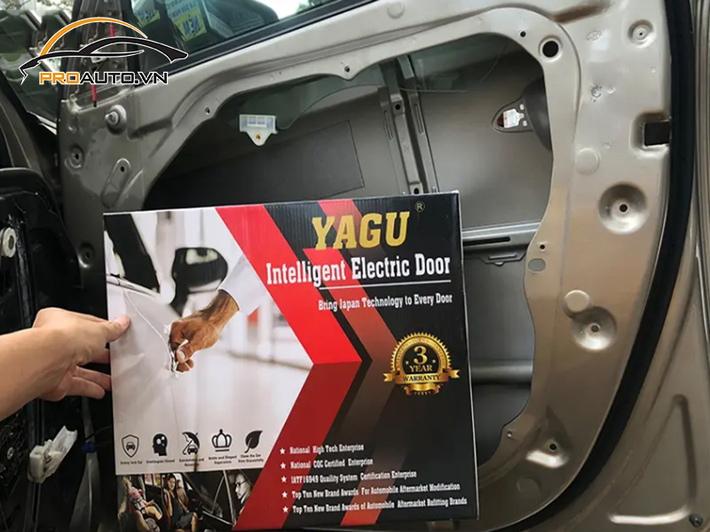 Cửa hít ô tô xe Ford Escape