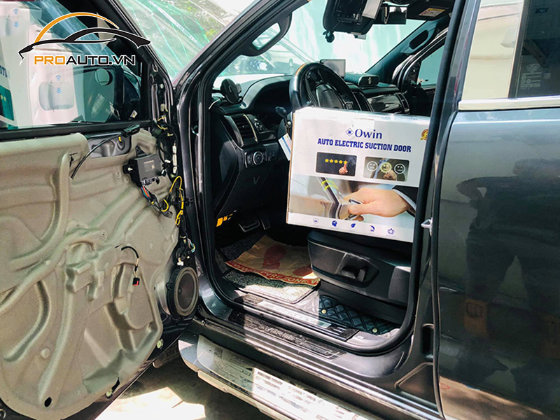 Cửa hít ô tô xe Ford Everest