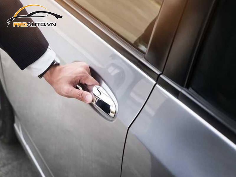 Cửa hít ô tô xe Ford Everest