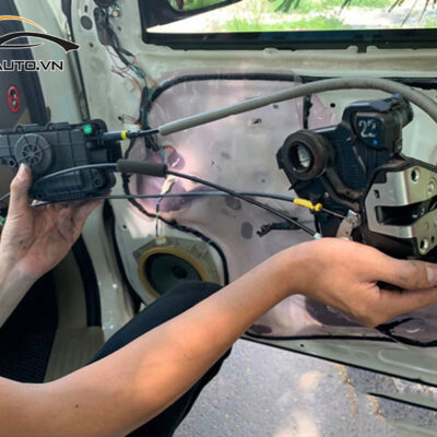 cua hit o to xe Ford Focus 5 1