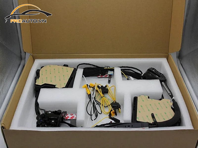 cua hit o to xe Mazda3 6