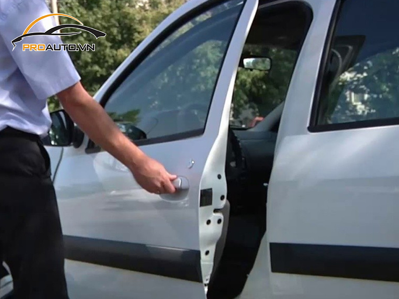 Độ Cửa Hít Ô Tô Xe Kia Sedona