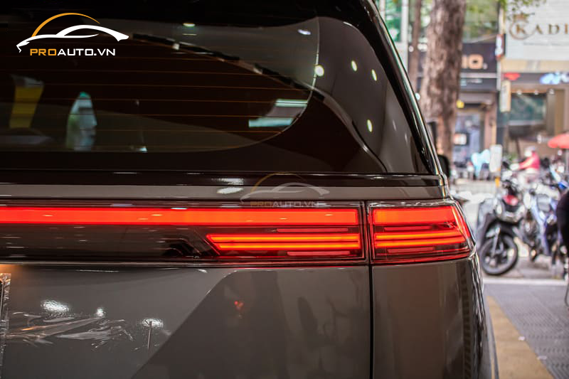 Cụm đèn hậu phong cách “Porsche”