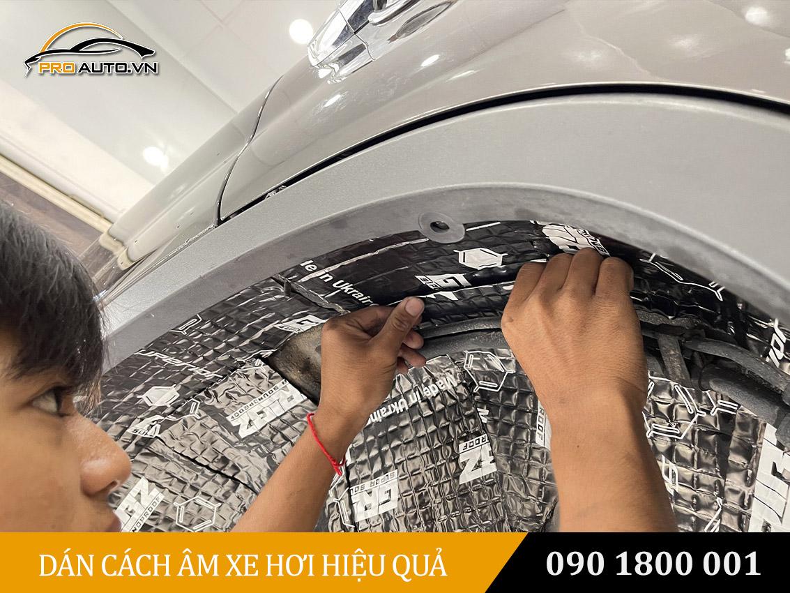 Dán cách âm chống ồn cho xe Ford Escape
