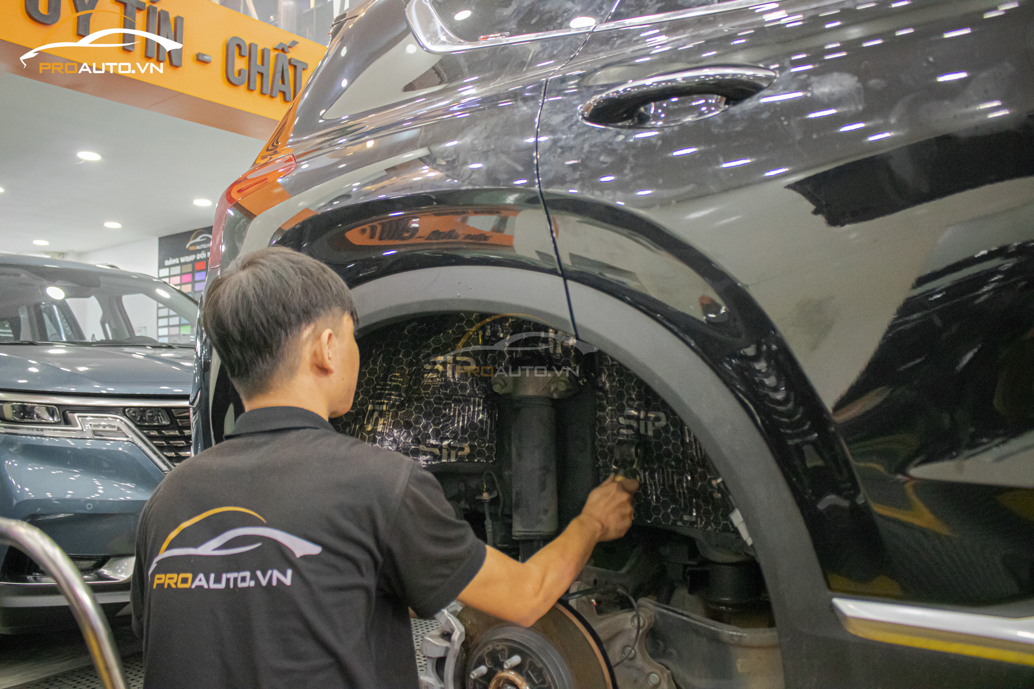 Dán cách âm hốc bánh Hyundai SantaFe