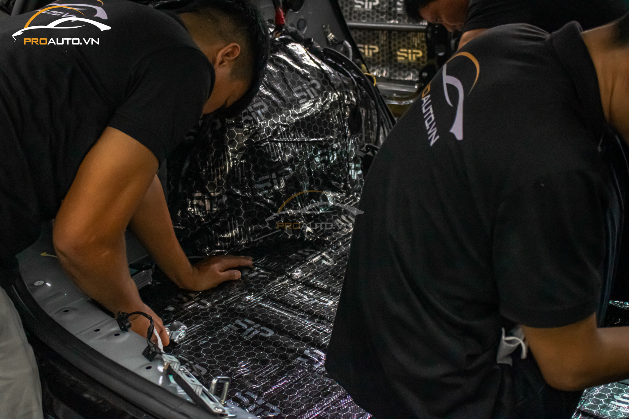 Dán cách âm sàn xe Hyundai SantaFe