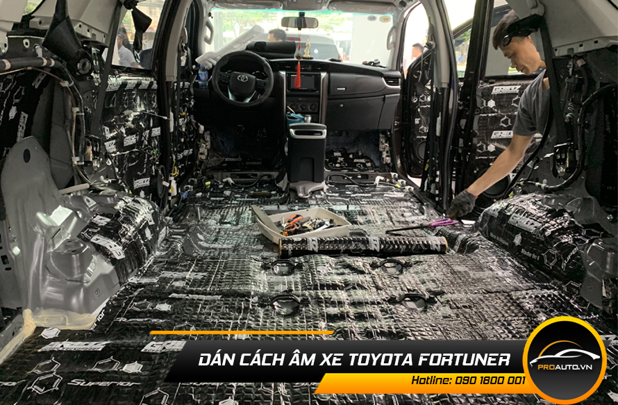 Dán cách âm xe Toyota Fortuner