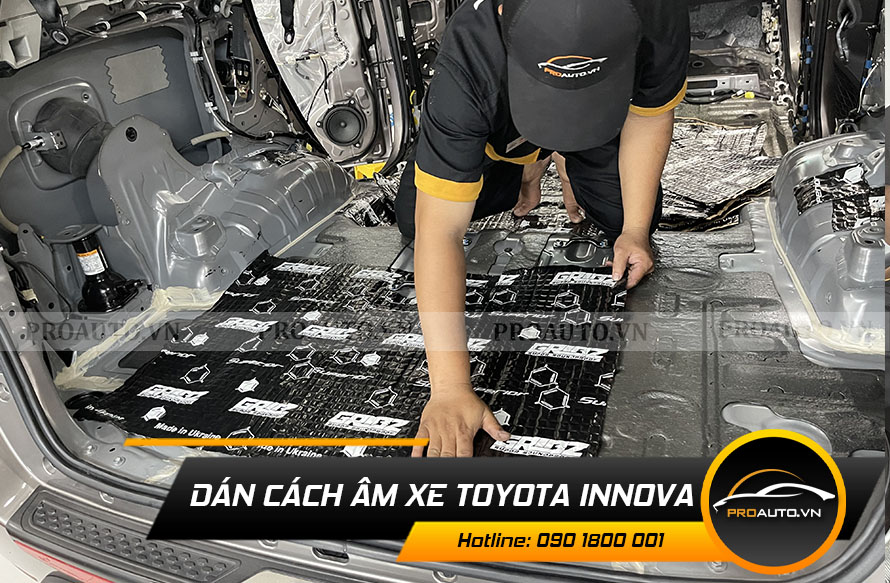 Dán vật liệu cách âm chống ồn xe Toyota Innova