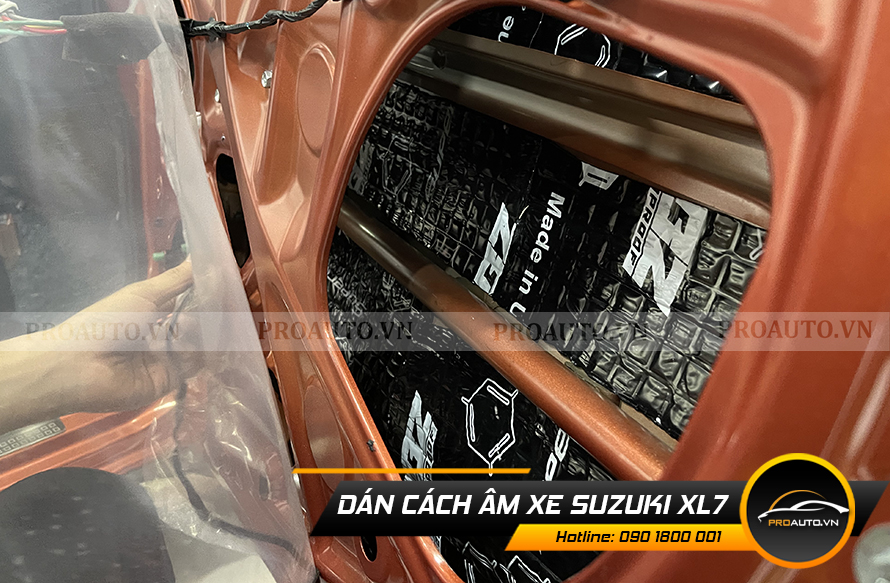 Dán cách âm 4 cánh cửa xe ô tô Suzuki