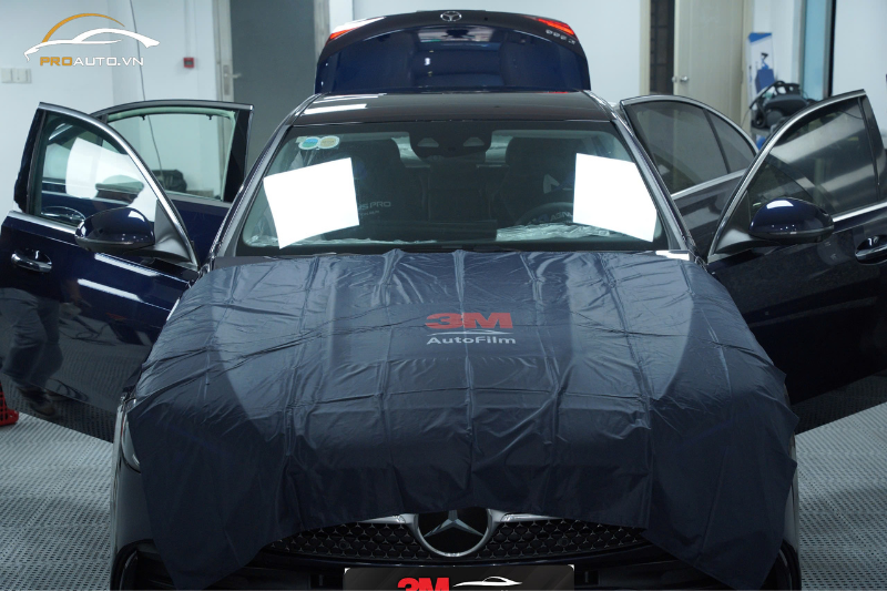 Dán phim cách nhiệt 3M cho Mercedes C300