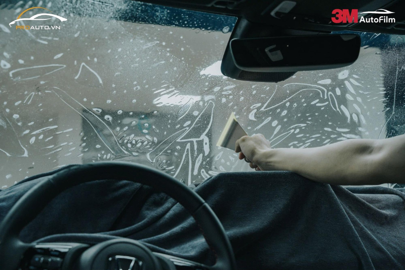 Dán phim cách nhiệt 3M Crystalline giúp chống nóng hiệu quả