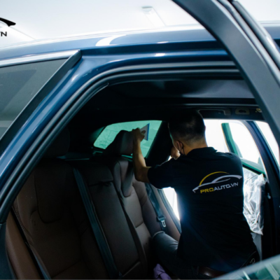 Dán phim cách nhiệt cho kính khoang xe hơi