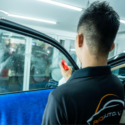 Dán phim cách nhiệt cho xe ô tô