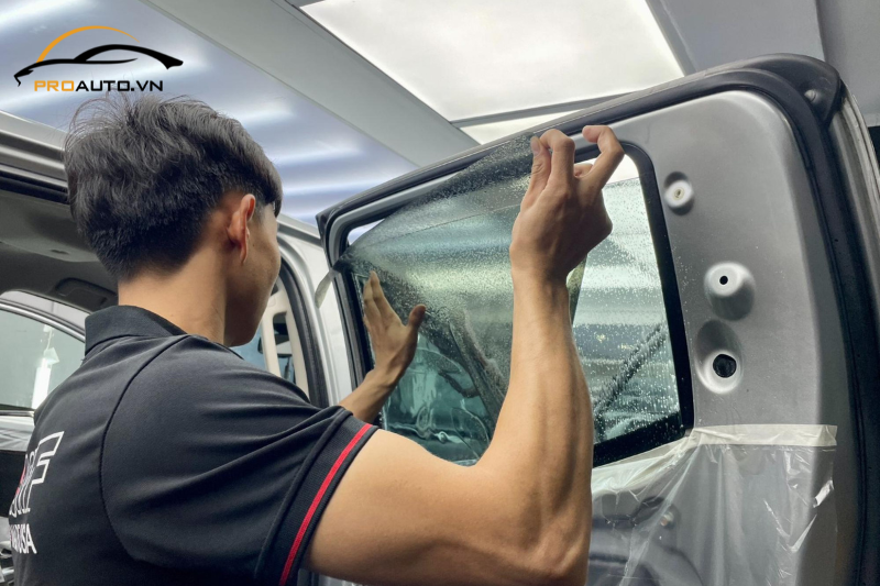 Dán phim cách nhiệt cho xe Toyota Highlander 2024