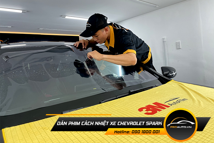 dan phim cach nhiet xe Chevrolet Spark