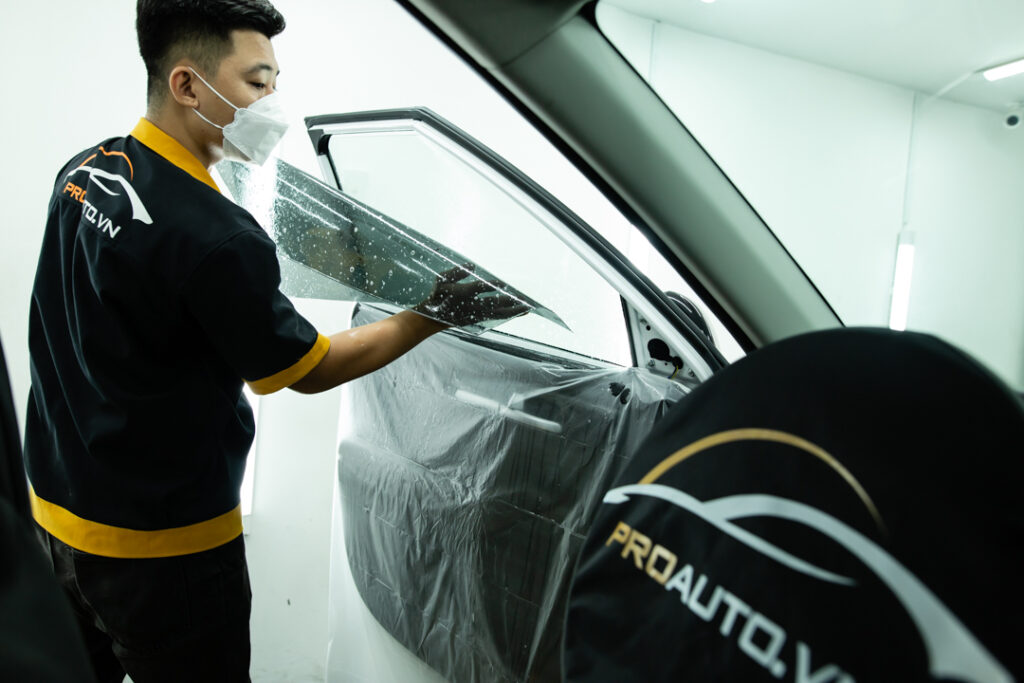 Lựa chọn phim phù hợp với từng vị trí kính xe Ford Focus