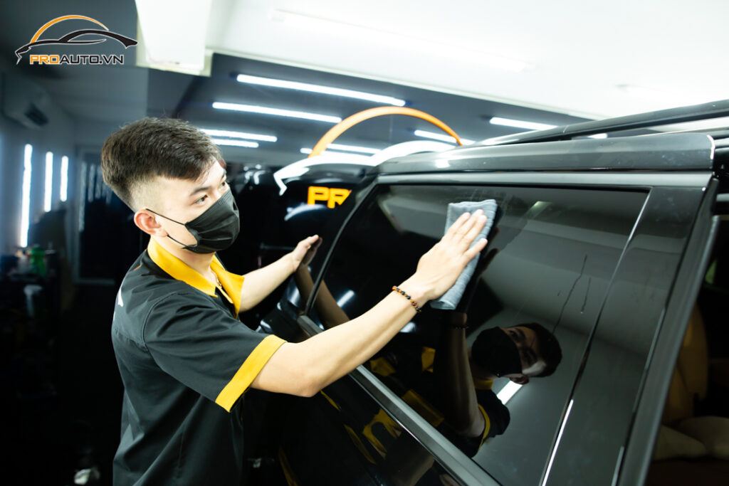 Kinh nghiệm dán phim phim cách nhiệt xe Ford Focus