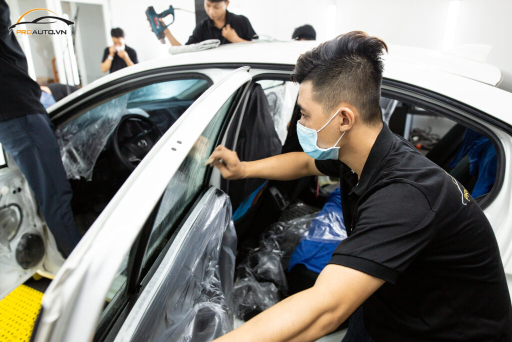 Dán phim cách nhiệt xe Mitsubishi Triton