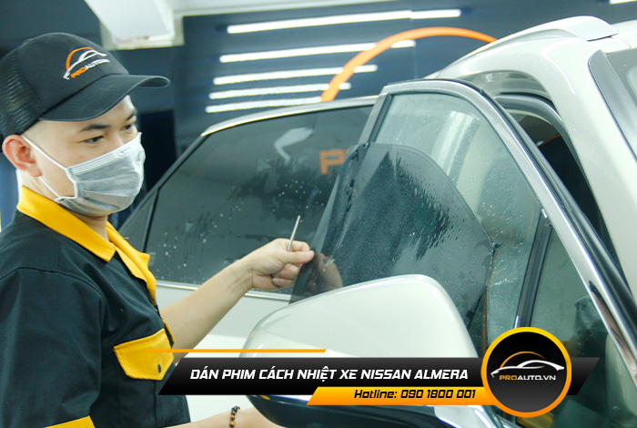 Quy trình dán phim cách nhiệt xe Nissan Almera