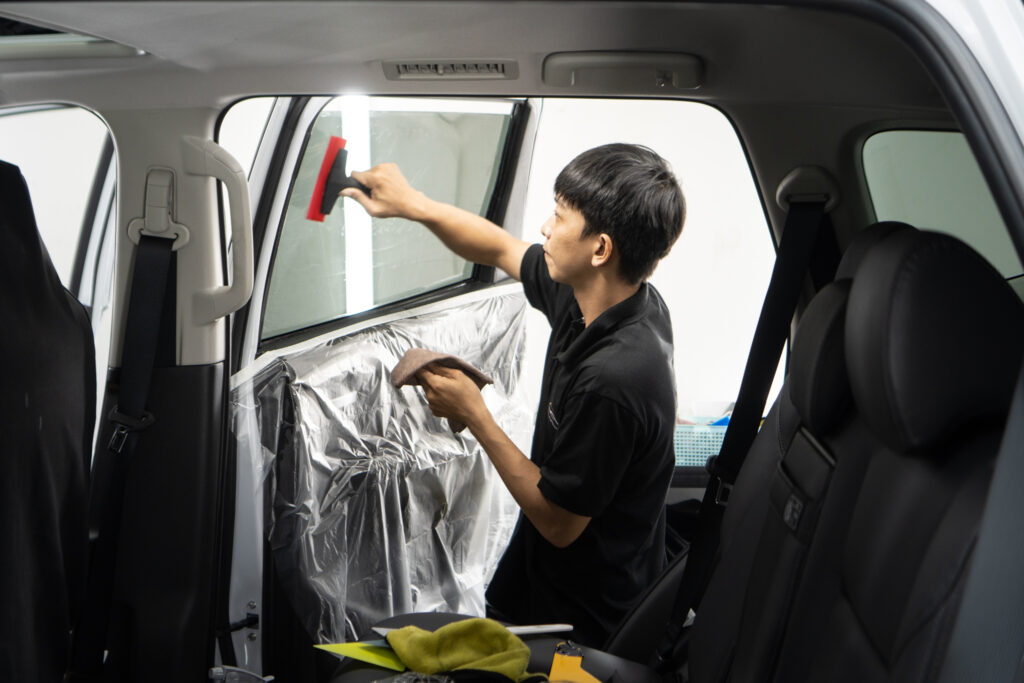 Dán phim cách nhiệt xe Pajero Sport