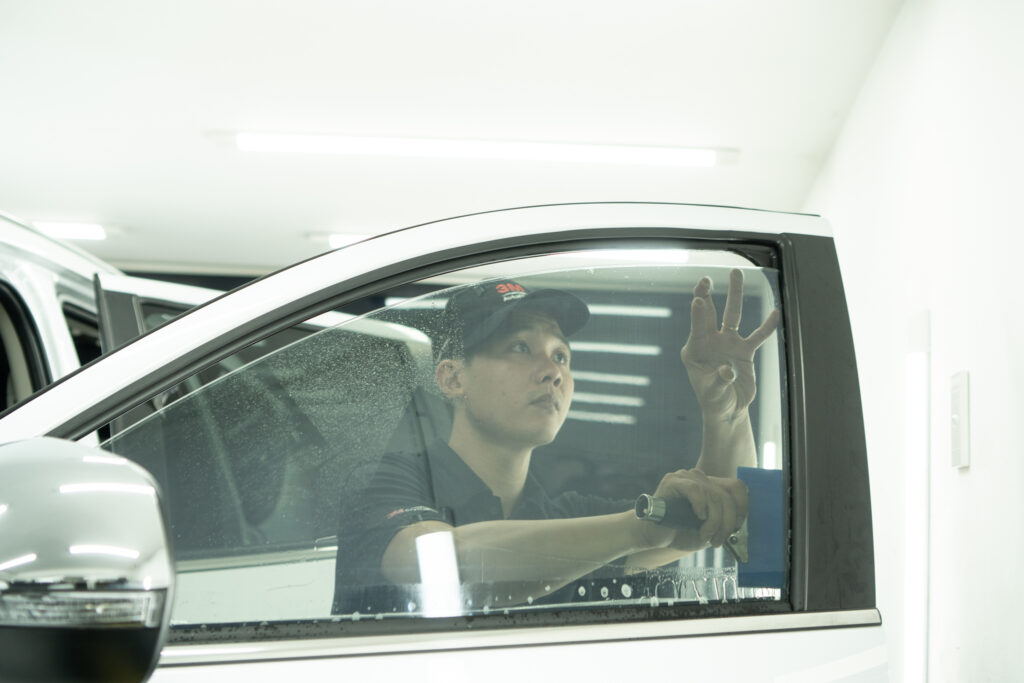 Dán Phim Cách Nhiệt Xe Peugeot 2008 - Ảnh 2