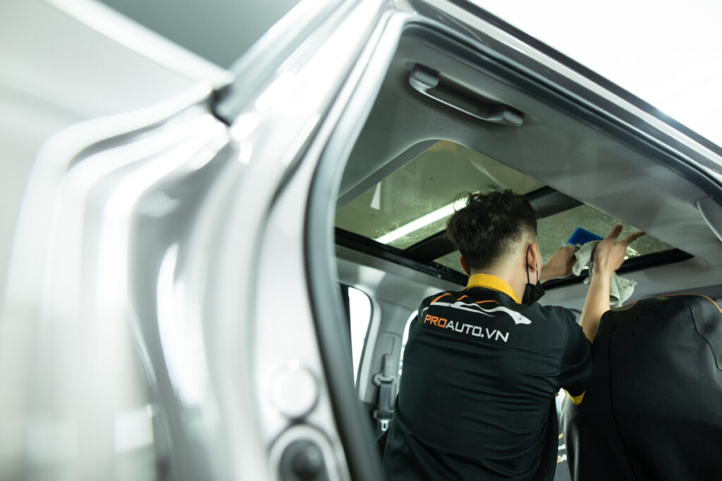 Dán phim cách nhiệt xe Suzuki Ertiga