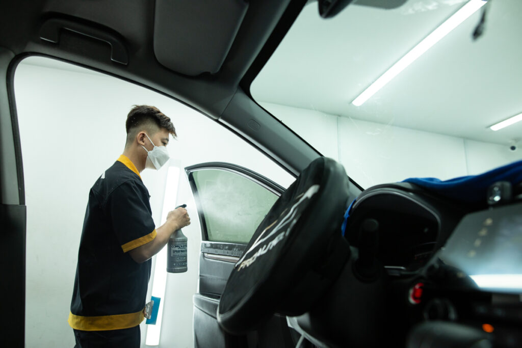 Quy trình dán phim cách nhiệt xe Suzuki Ertiga