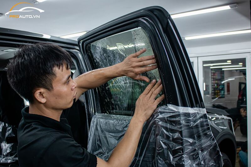 Dán phim cách nhiệt xe Ford Everest