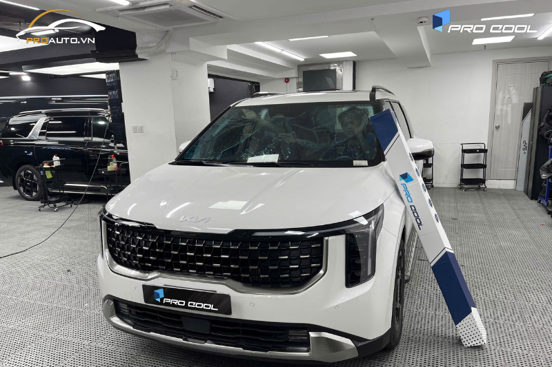 Dán phim cách nhiệt xe Kia Carnival