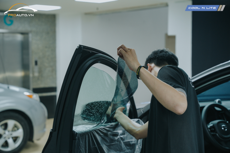 Dán phim cách nhiệt xe Mazda 2 thương hiệu Cool N Lite