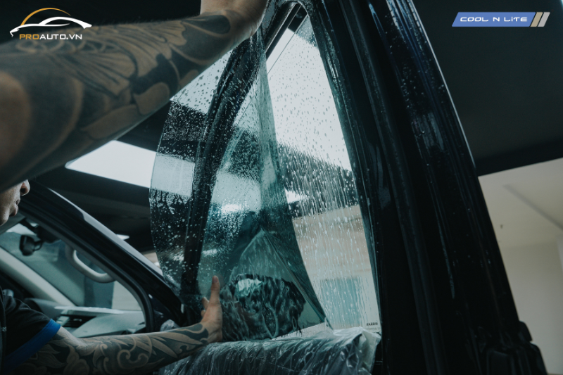 Dán phim cách nhiệt xe Mazda CX-8 từ Cool N Lite chống chói lóa, UV