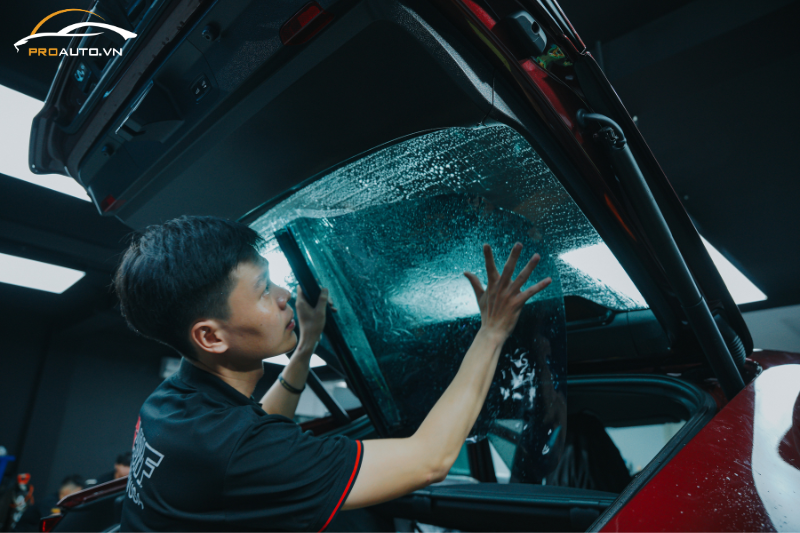 Dán phim cách nhiệt xe Mitsubishi Triton thương hiệu Cool N Lite