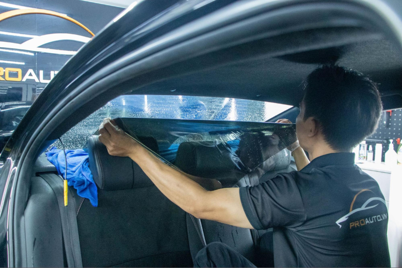 Dán phim cách nhiệt xe ô tô tại PROAUTO.VN