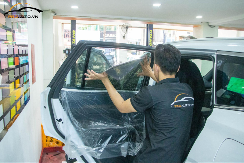 Dán phim cách nhiệt xe ô tô tại PROAUTO.VN