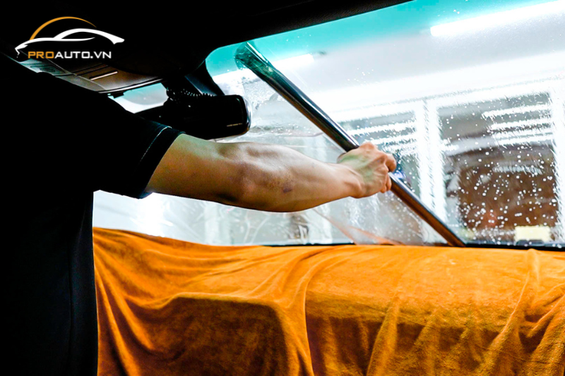 Dán phim cách nhiệt xe Suzuki Celerio mang đến nhiều lợi ích cho chủ xe