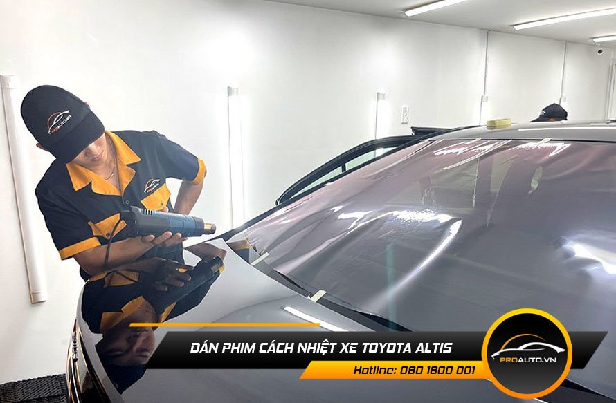 Dán phim cách nhiệt xe Toyota Altis